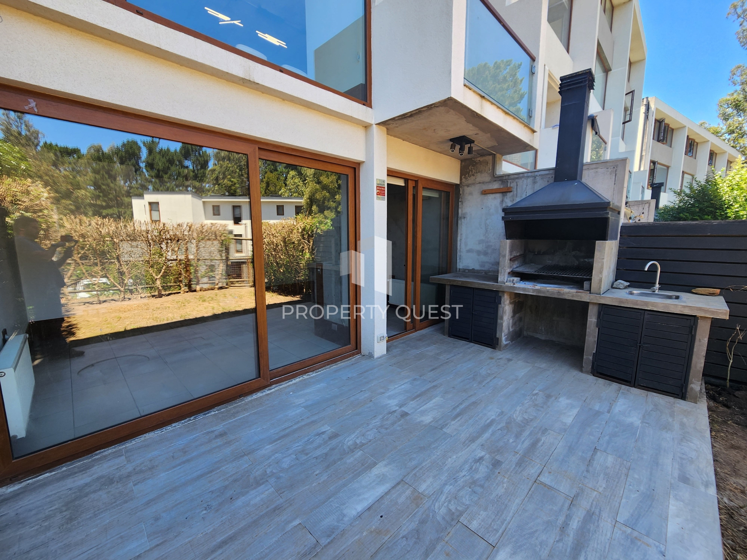 eZy_watermark_02-12-2025_04-15-45