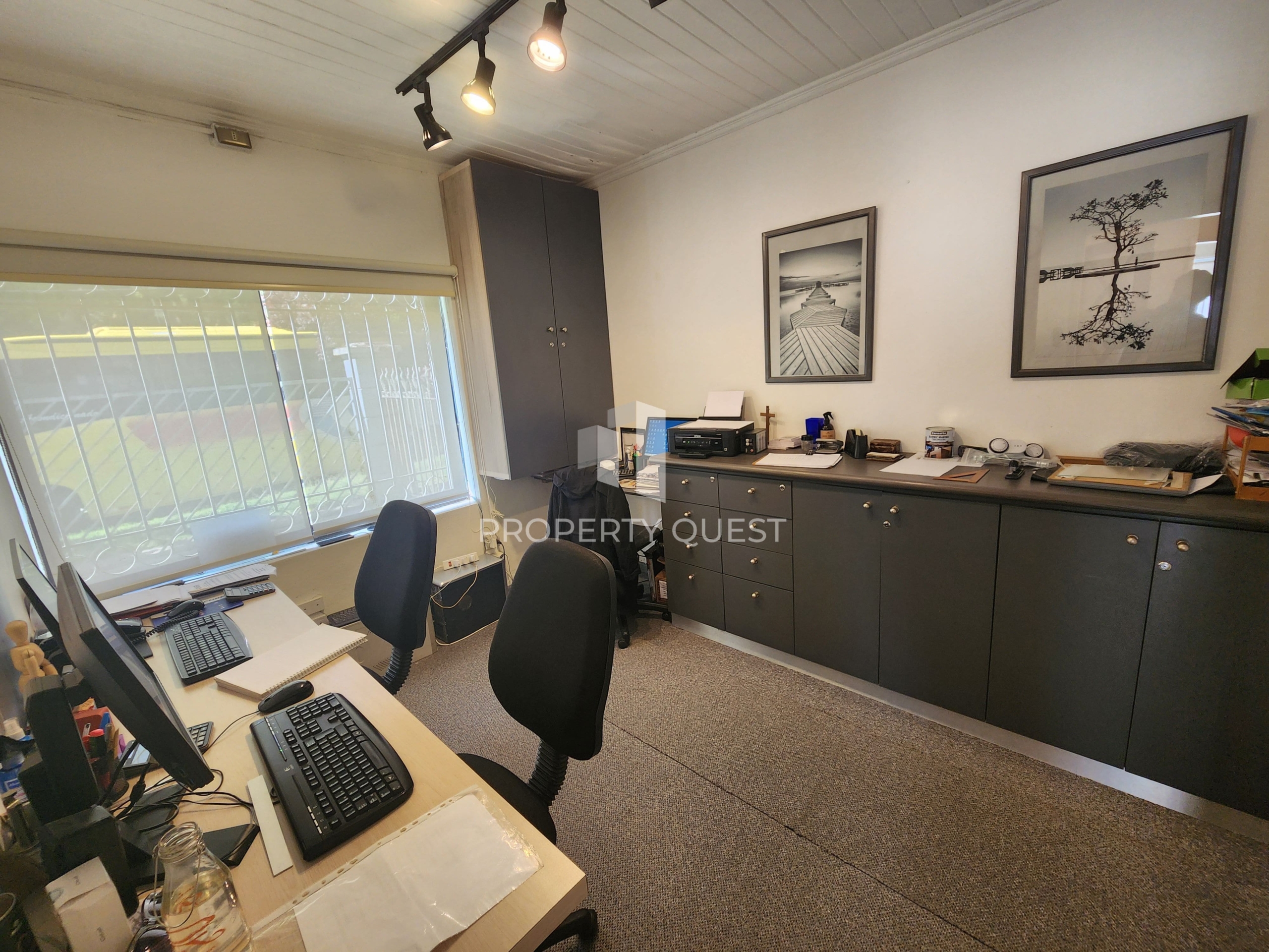 eZy_watermark_22-10-2025_05-02-42